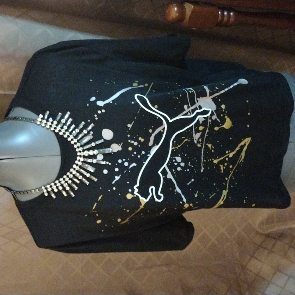 PUMA Women's Black Paint Splatter Crop Top Tee Size Medium EUC